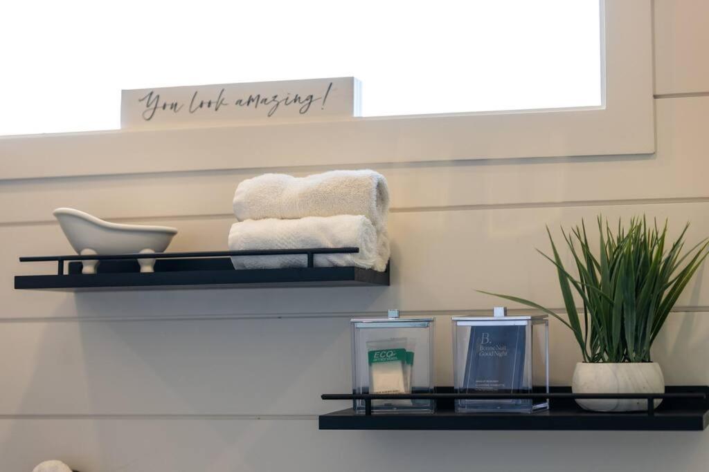 New The Yellow Beacon-Luxury Shipping Container Fredericksburg Buitenkant foto