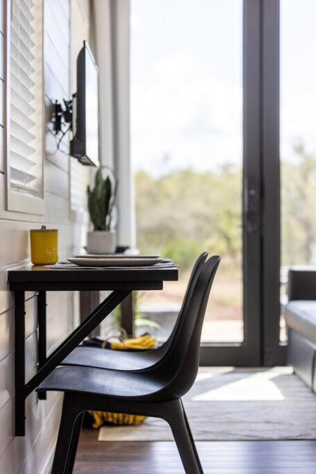 New The Yellow Beacon-Luxury Shipping Container Fredericksburg Buitenkant foto