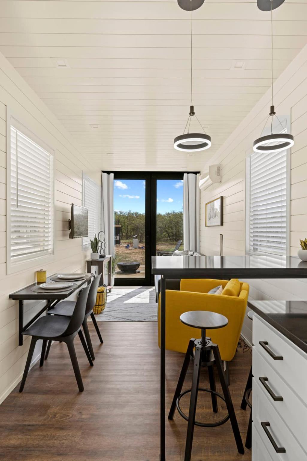 New The Yellow Beacon-Luxury Shipping Container Fredericksburg Buitenkant foto